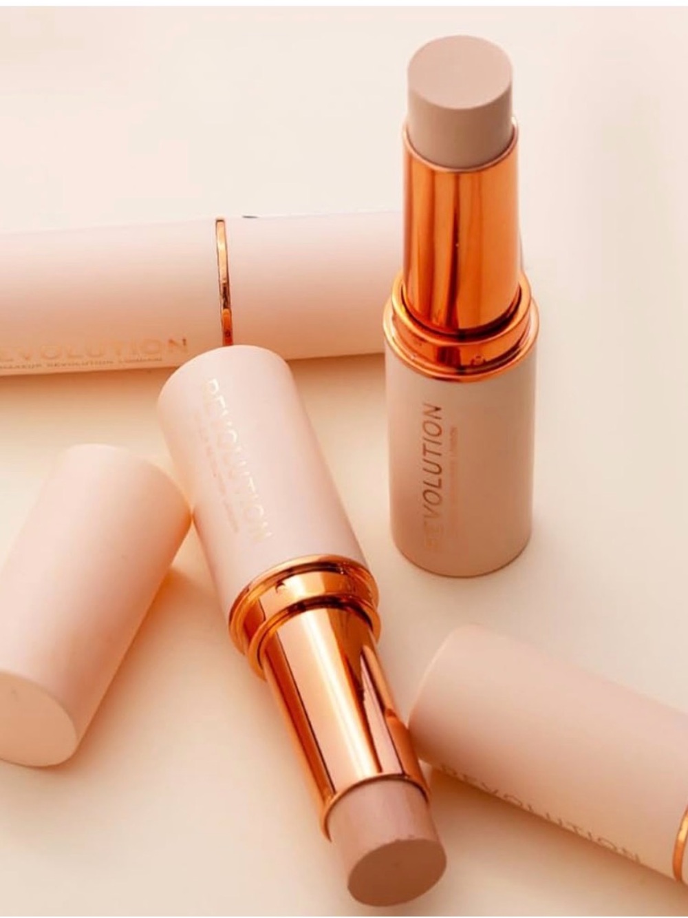 Makeup Revolution Fast Base Stick Foundation in F5 - Picture 4 of 4